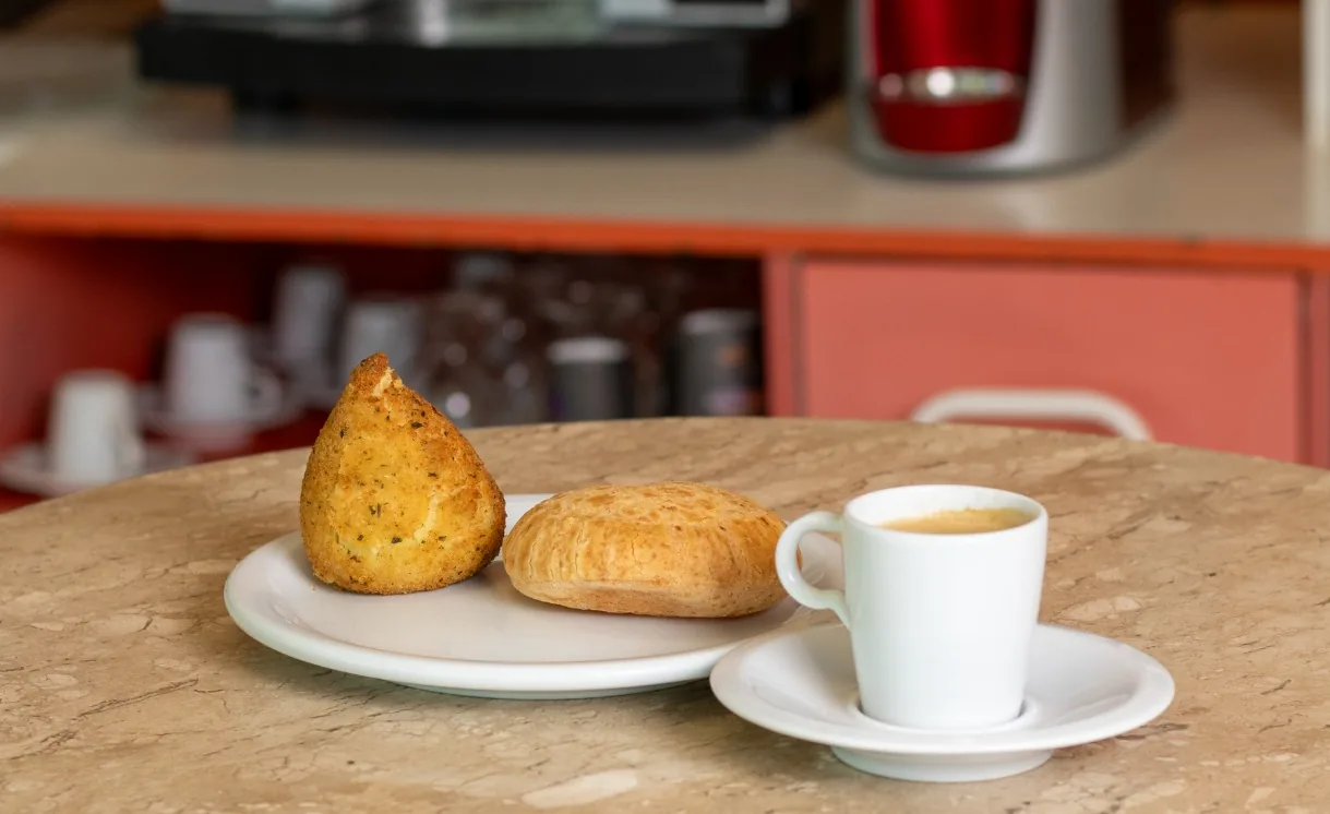 Lanche e café da conveniência Martinez